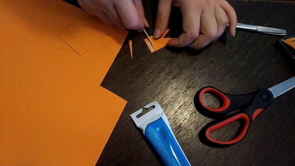 How to make a Cardboard Castle - Flag