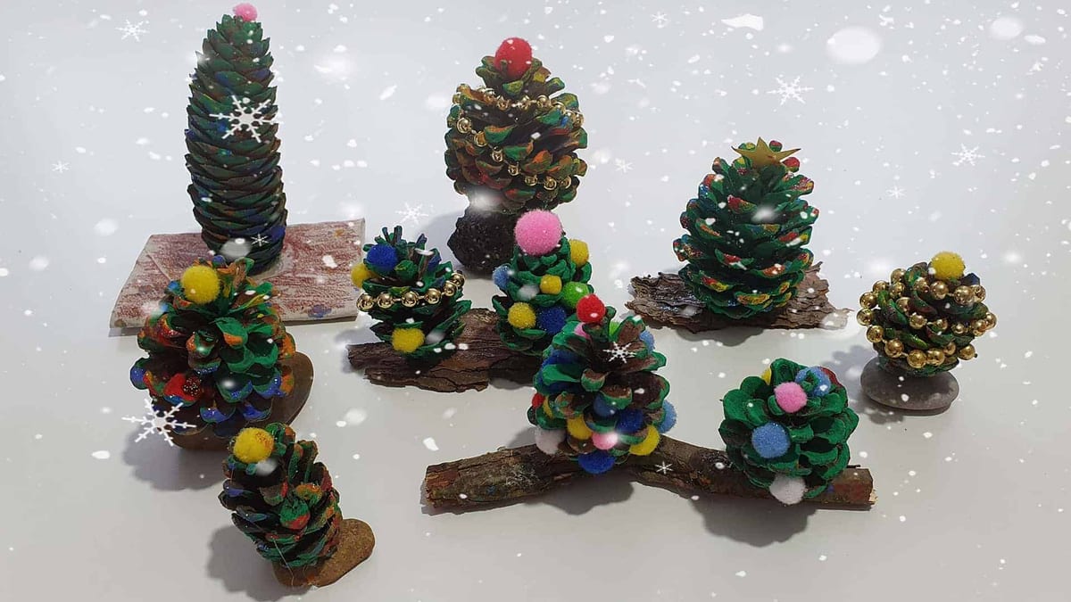 How to make a Pinecone Christmas Tree