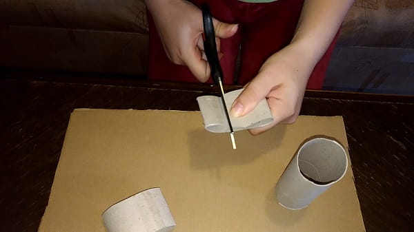 How to make a Cardboard Castle - Small Tower