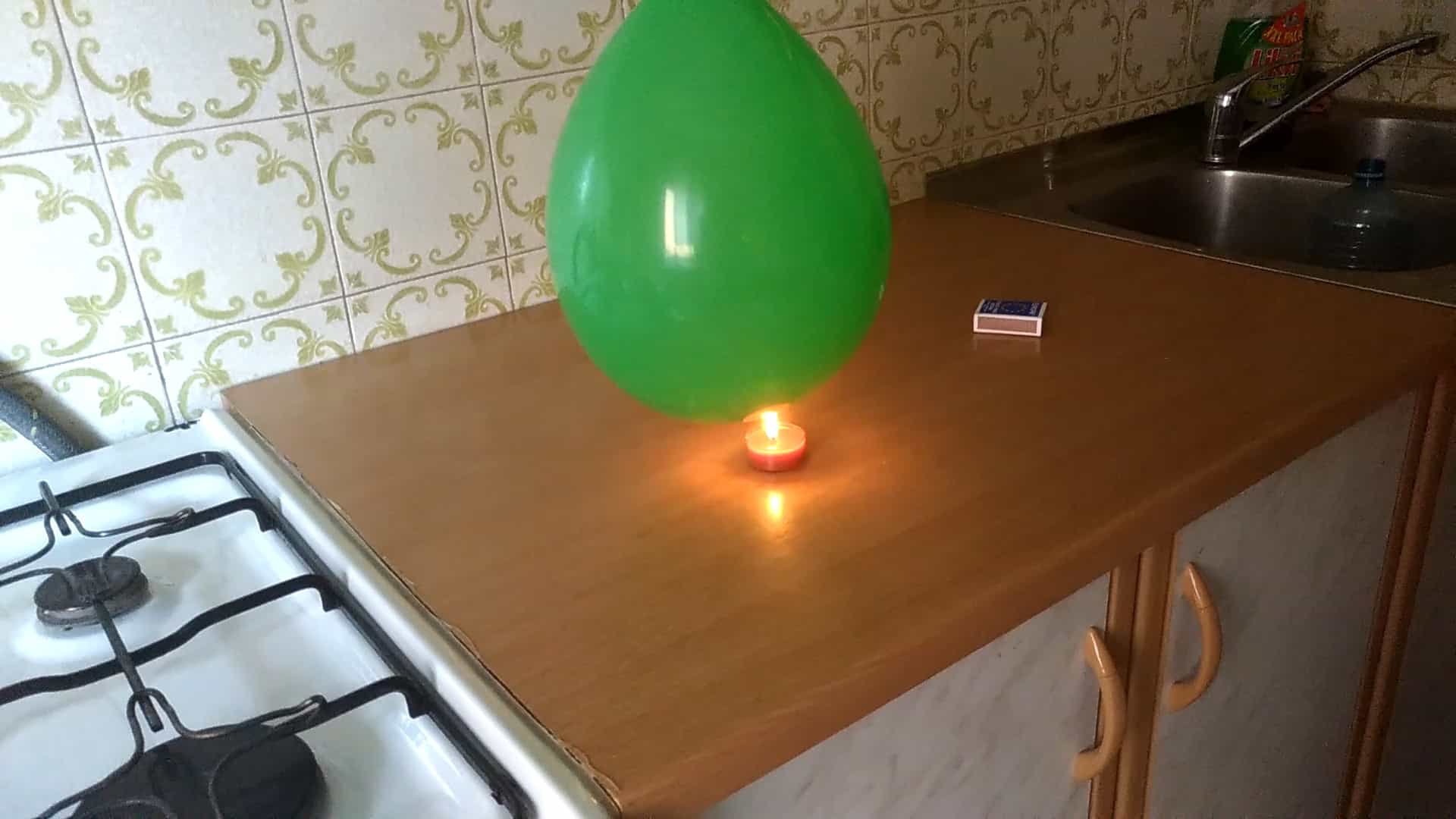 burning balloon experiment